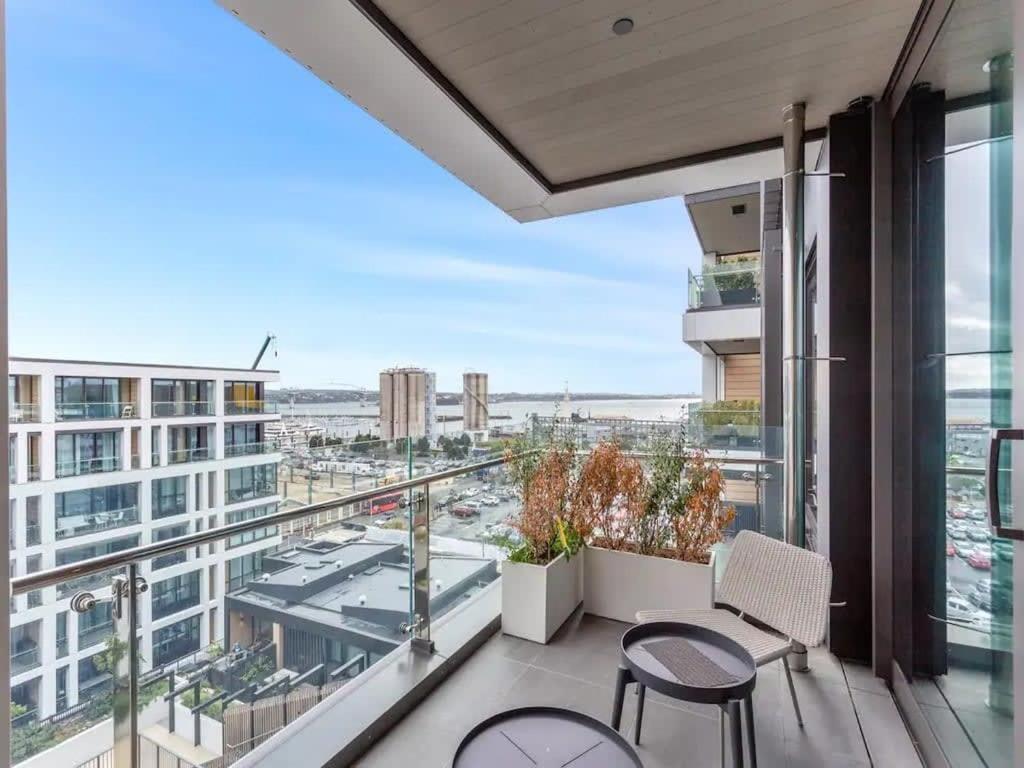 Sleek Modern Studio With Balcony Auckland Luaran gambar