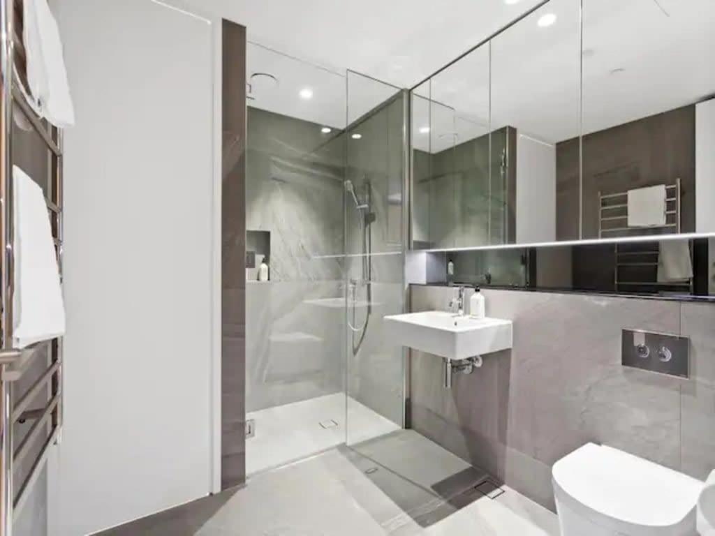 Sleek Modern Studio With Balcony Auckland Luaran gambar