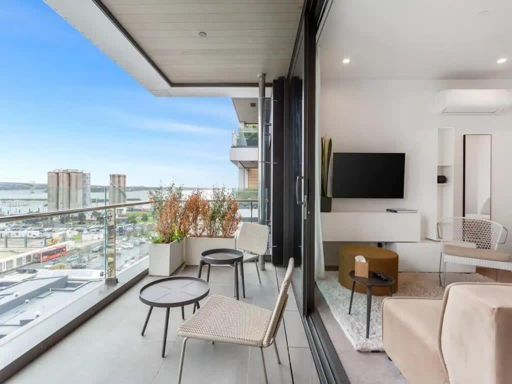 Sleek Modern Studio With Balcony Auckland Luaran gambar
